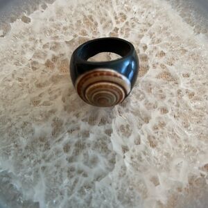 Ring Black and Brown Shell Size 9